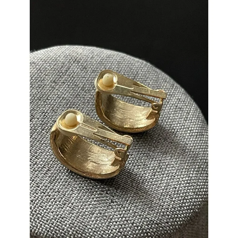 Vintage Enamel Clip Earrings Mod Art To Wear MCM Gold Tone Black Career Retro